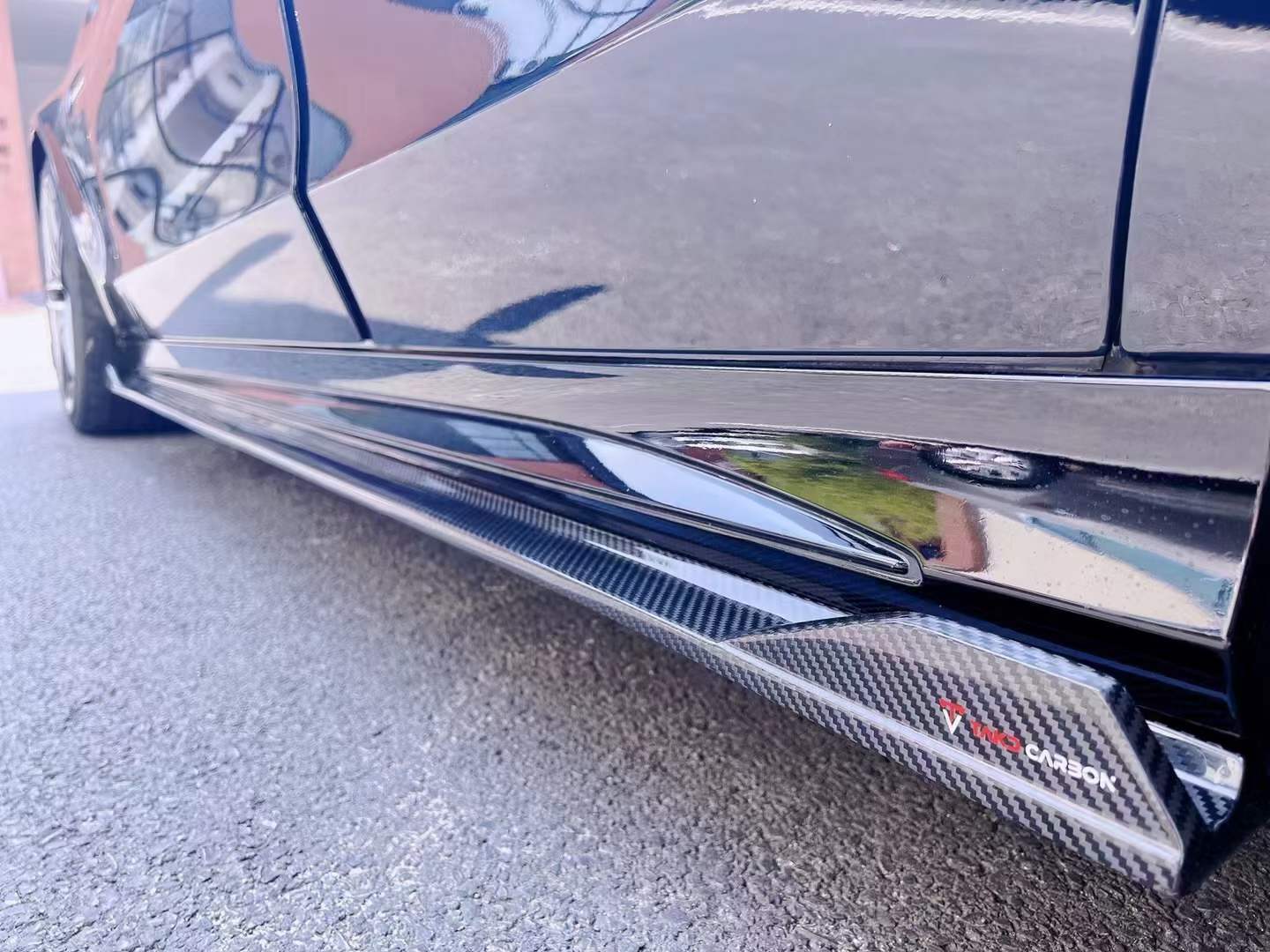 BENZ AMG C63 Dry Carbon Fiber Side Skirts - Amxnx