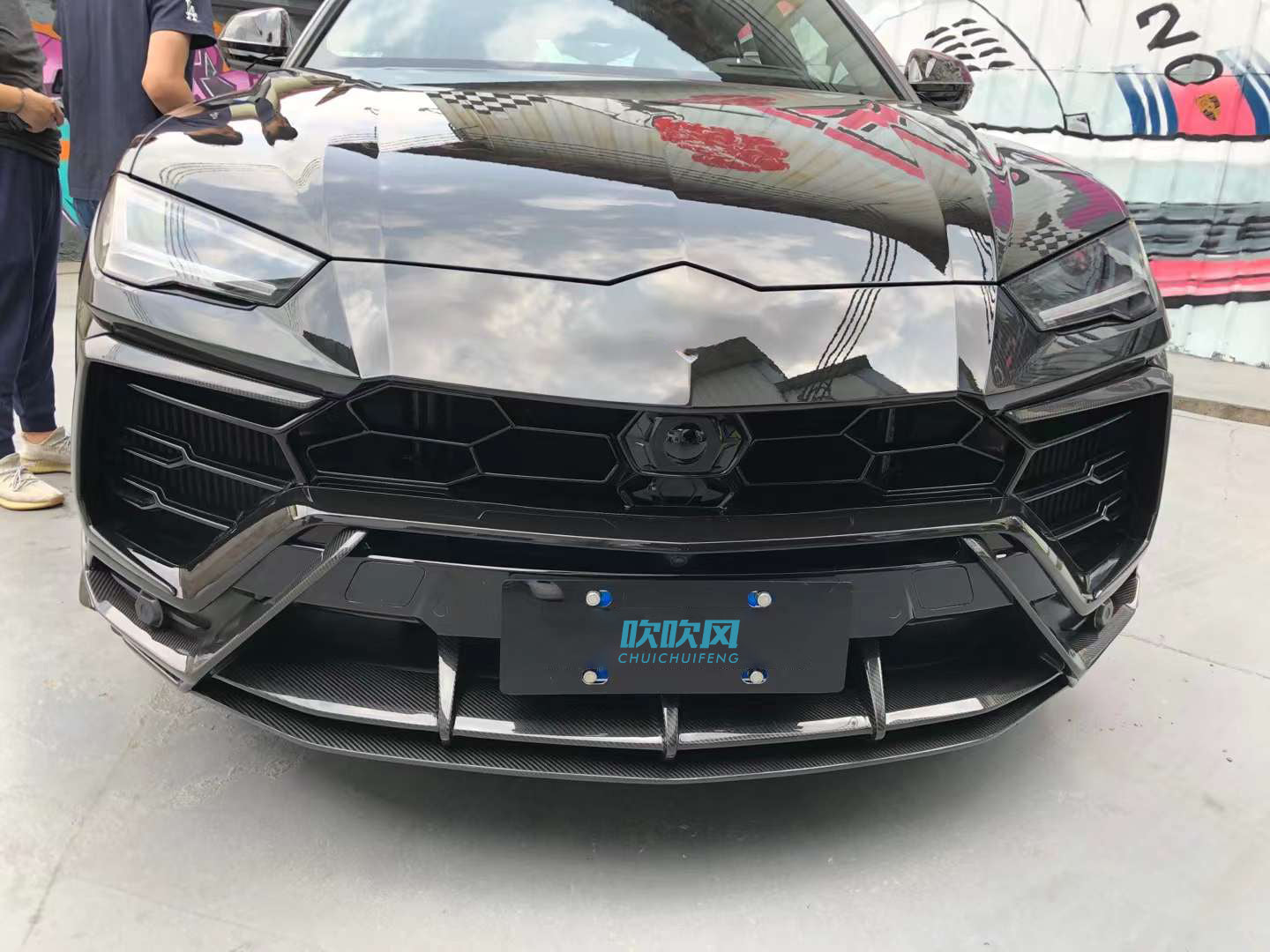 LAMBORGHINI URUS Dry carbon fiber STOP Style Front side vents