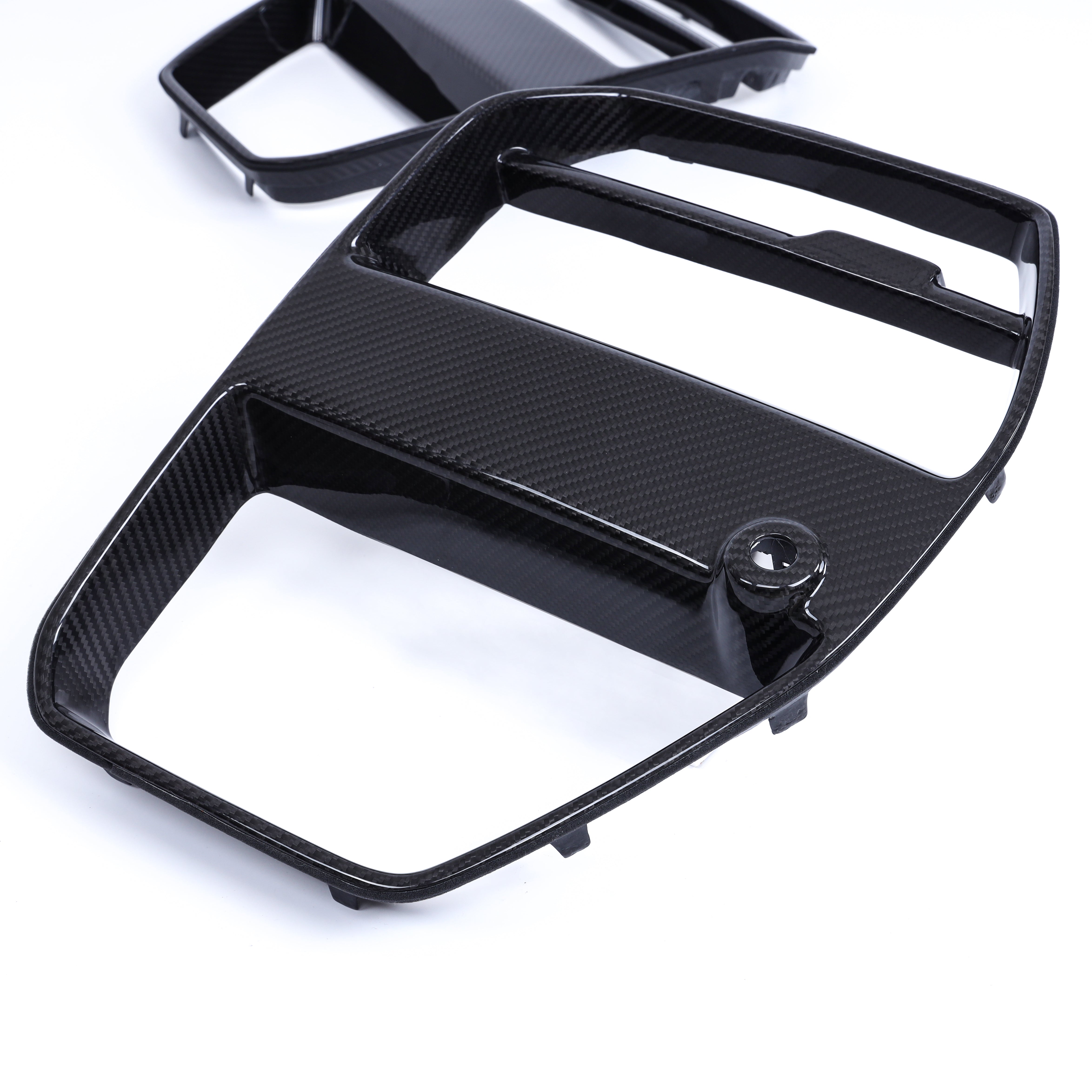 BMW M3/M4 G80/G82 Dry carbon fiber V medium net - Amxnx