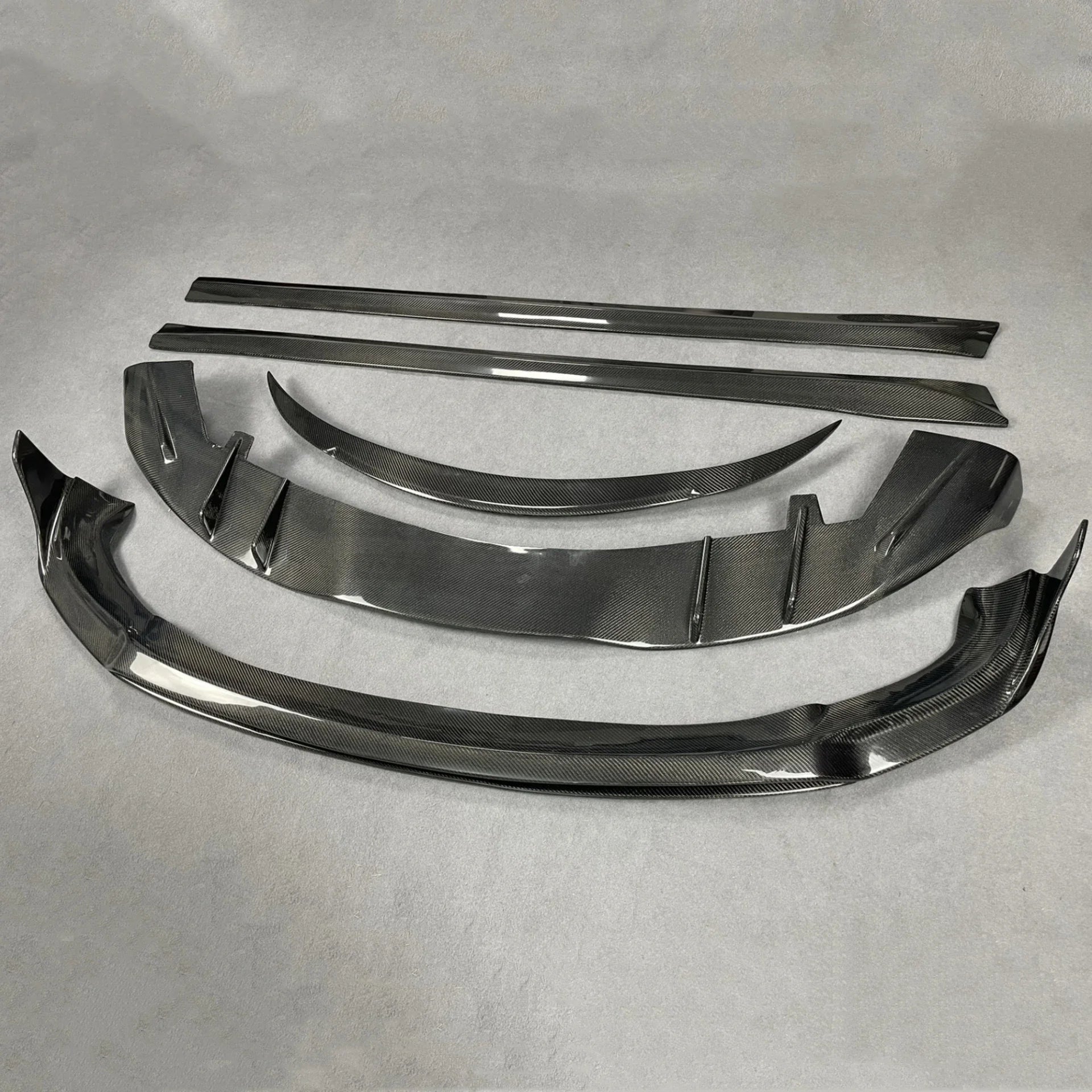 TESLA MODEL Y Dry Carbon Fiber V style Rear Lip For 2021-UP - Amxnx