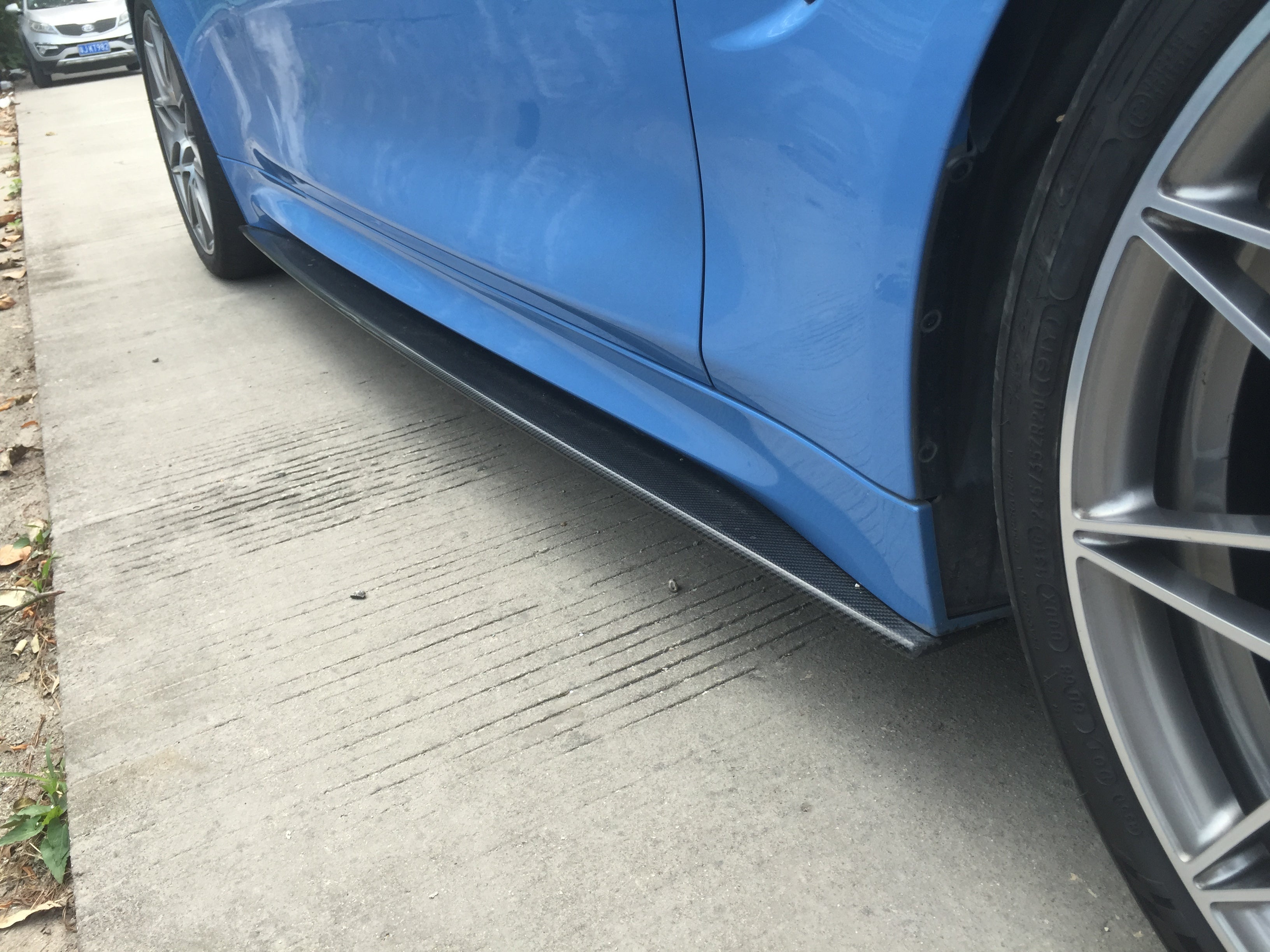 BMW M3/M4 F80/F82 Dry Carbon Fiber MP Side Skirt - Amxnx