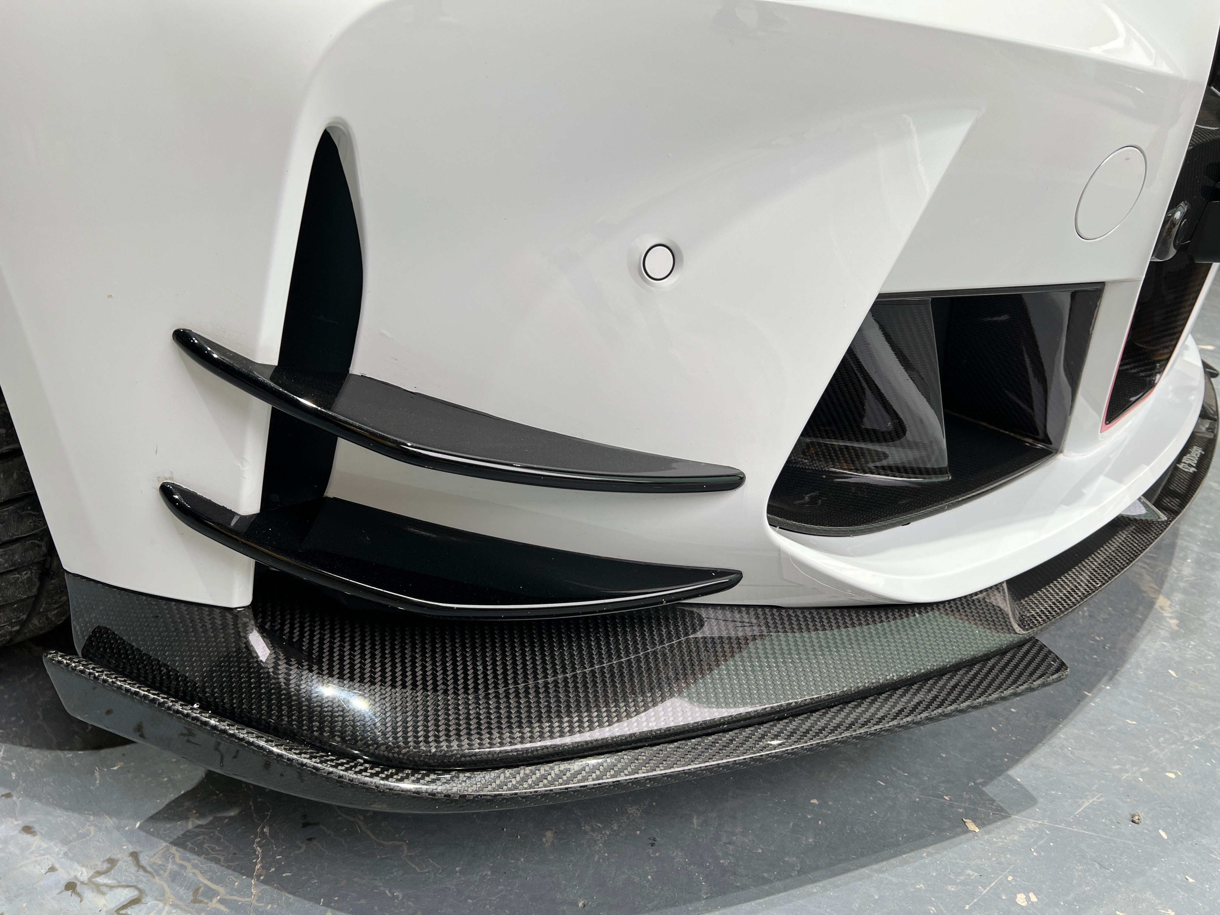 BMW M3/M4 G80/G82 Dry carbon fiber AC front bar air knife - Amxnx