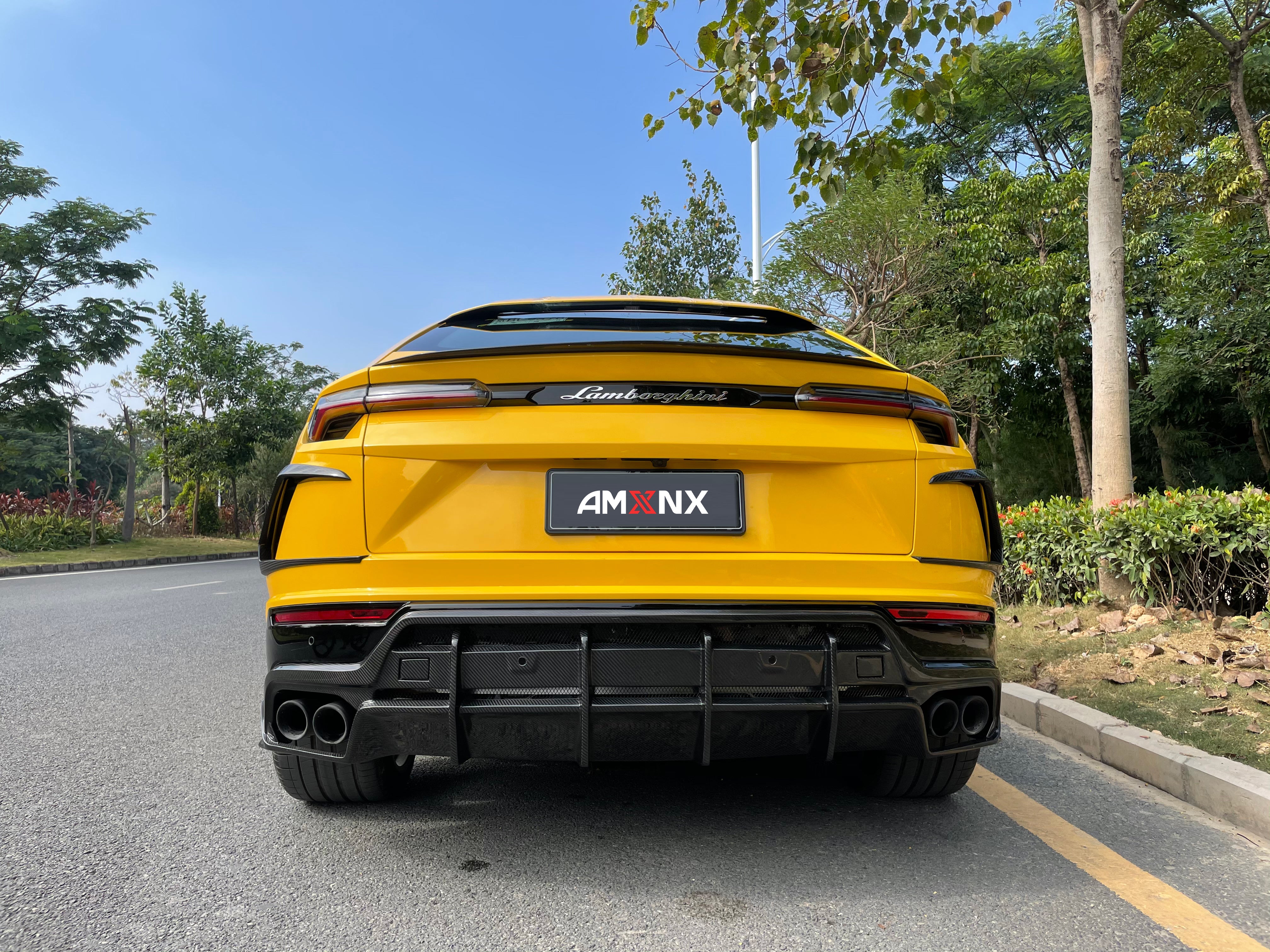 LAMBORGHINI URUS Dry carbon fiber STOP Style Rear lip