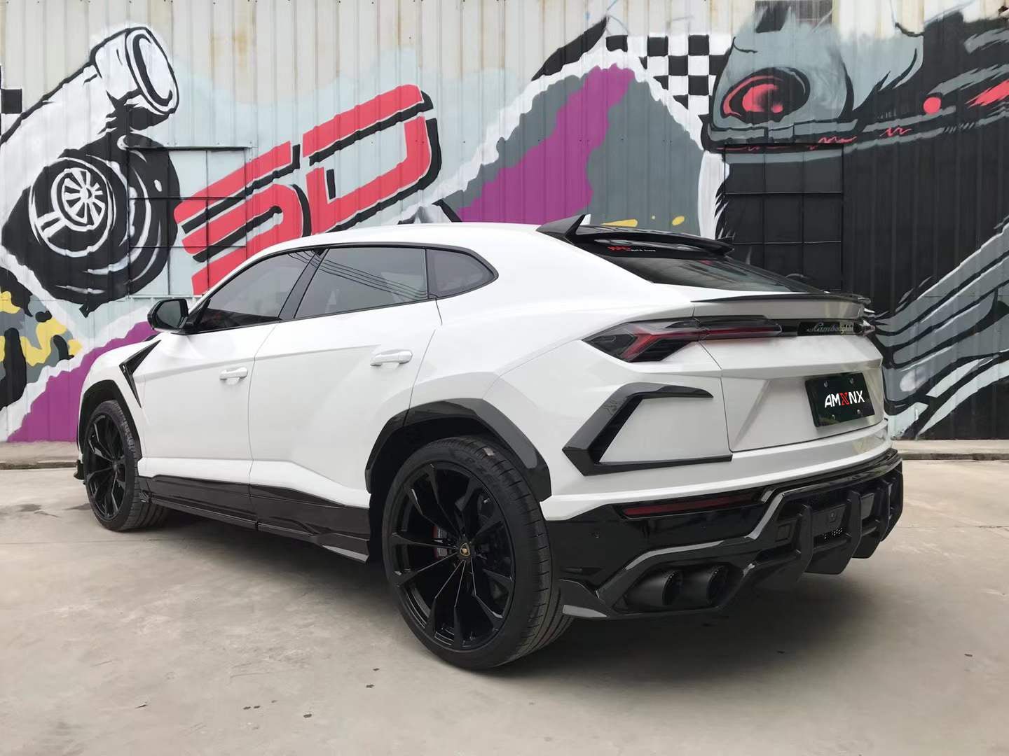 LAMBORGHINI URUS Dry carbon fiber STOP Style Rear lip