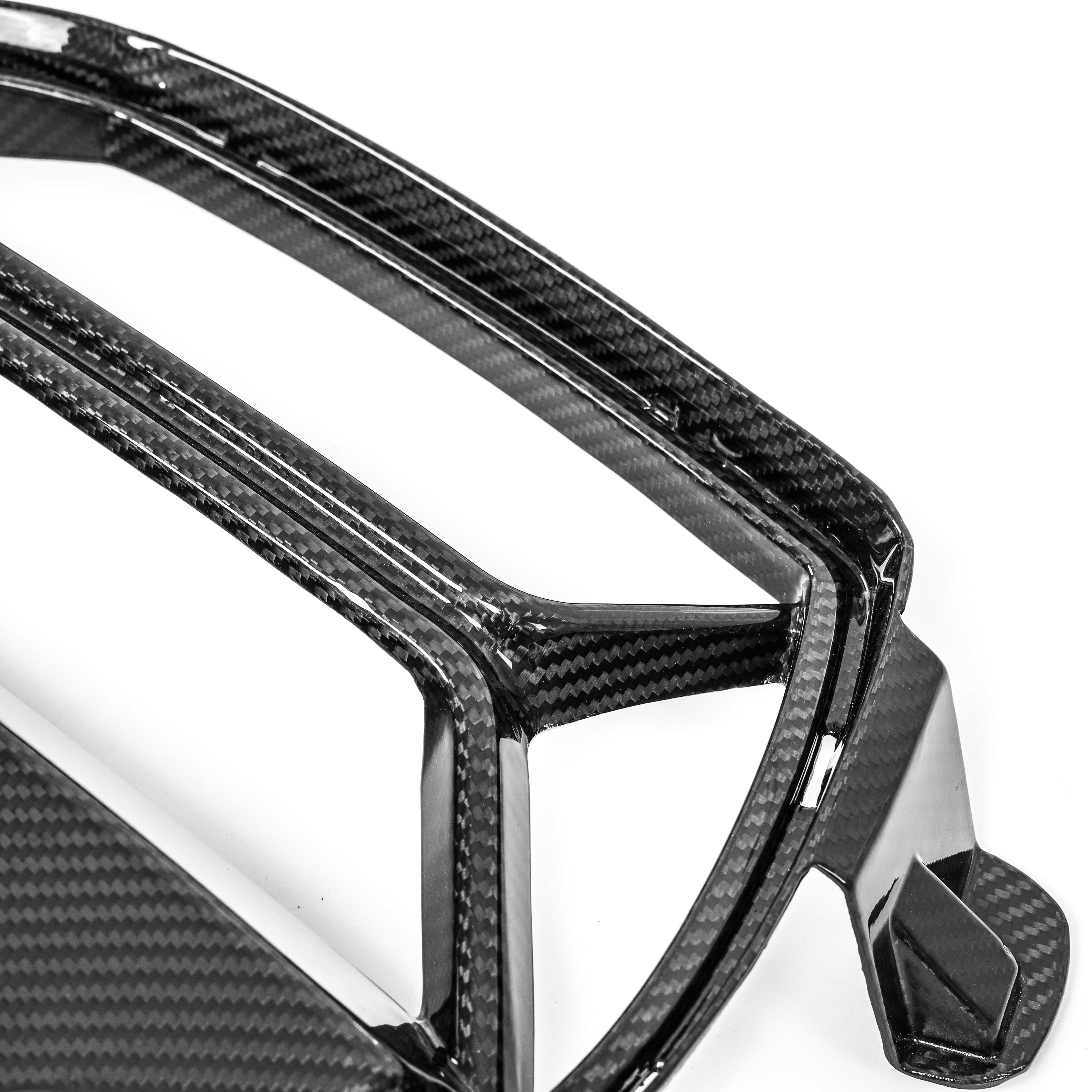 BMW M3/M4 G80/G82 Dry carbon fiber CSL medium mesh