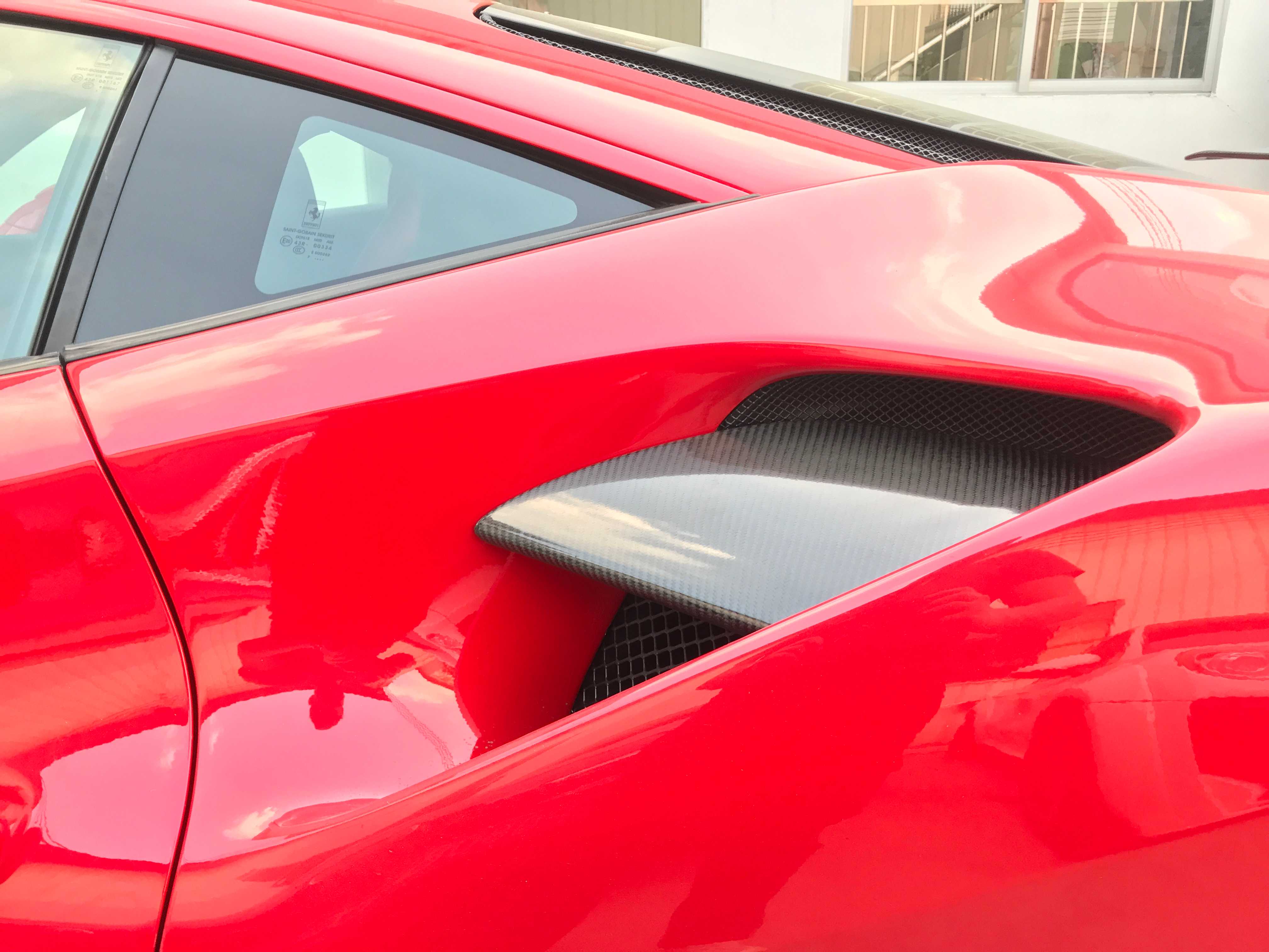 FERRARI 488 SN Dry carbon fiber Side vents