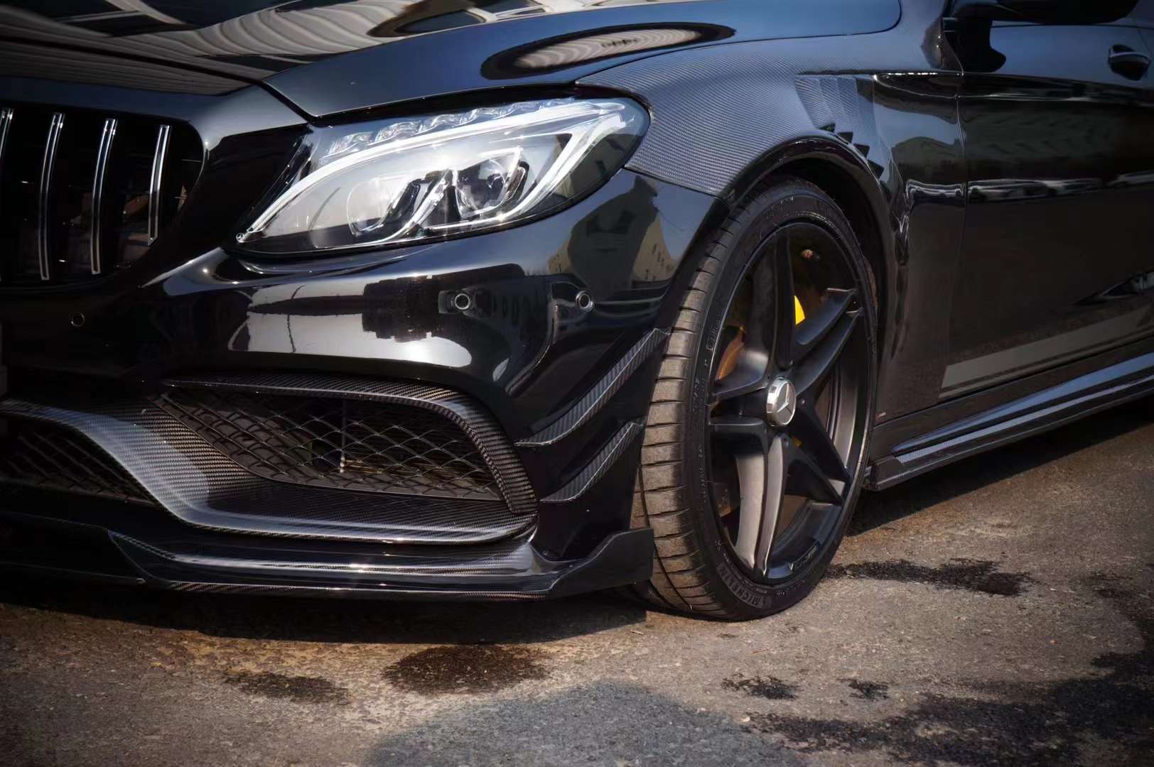 BENZ AMG C63 Dry carbon fiber fender