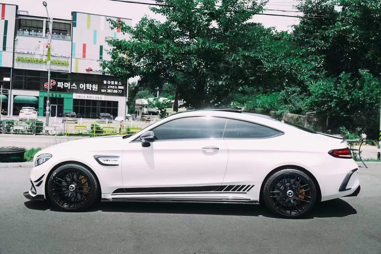 BENZ AMG C63 Coupe Dry carbon fiber side skirt