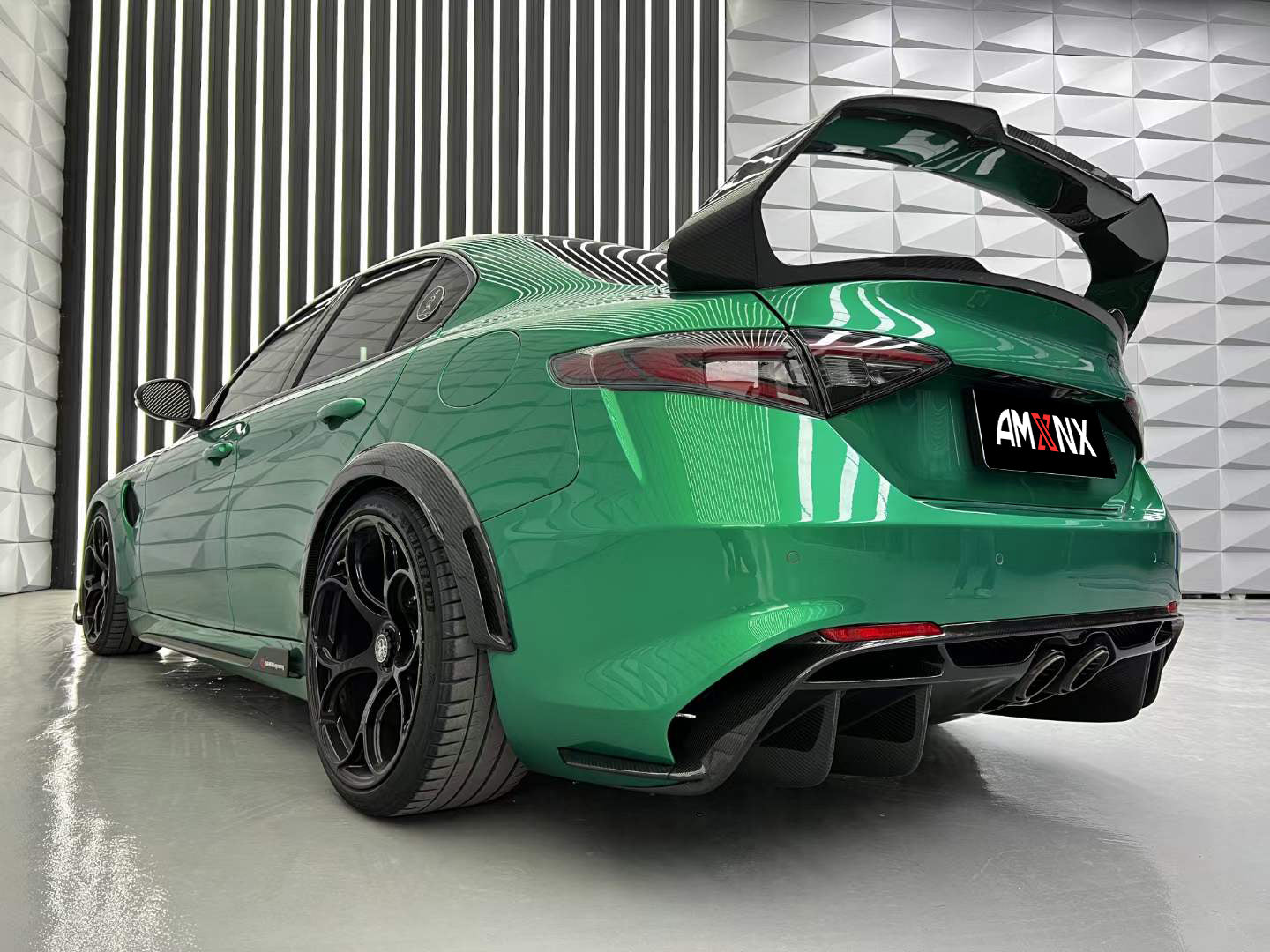 ALFA ROMEO GIULIA Dry carbon fiber Four leaf clover Upgrade GTA Rear wing