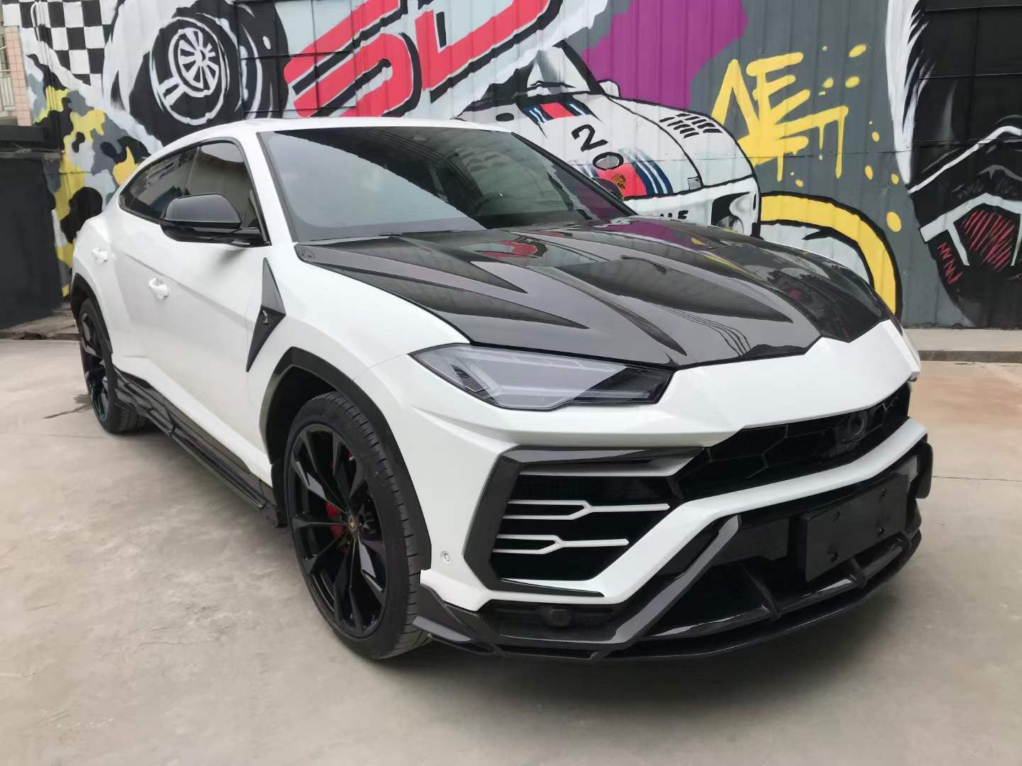 LAMBORGHINI URUS Dry carbon fiber STOP Style Upper front lip