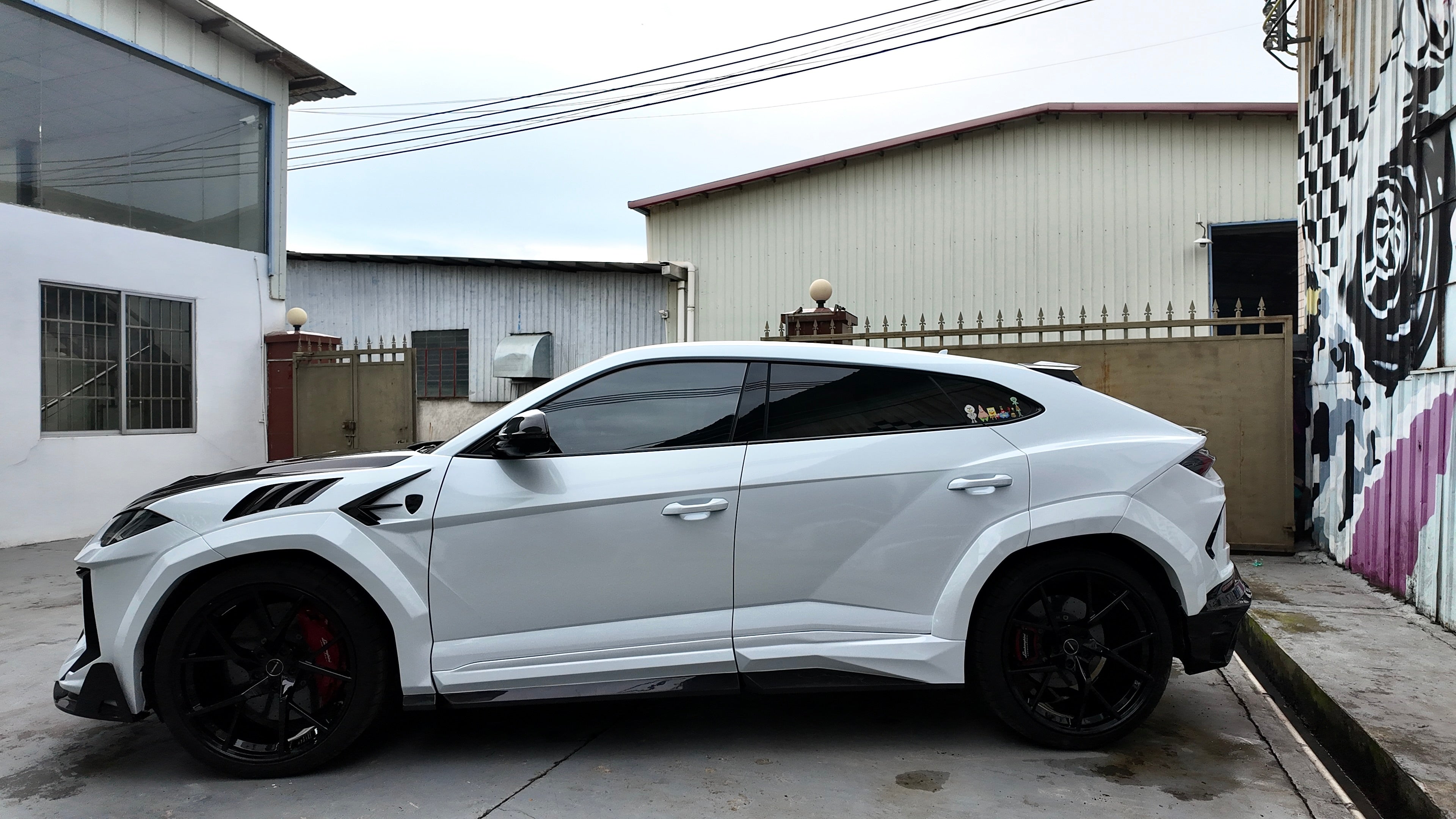 LAMBORGHINI URUS Dry carbon fiber SM Style Fender