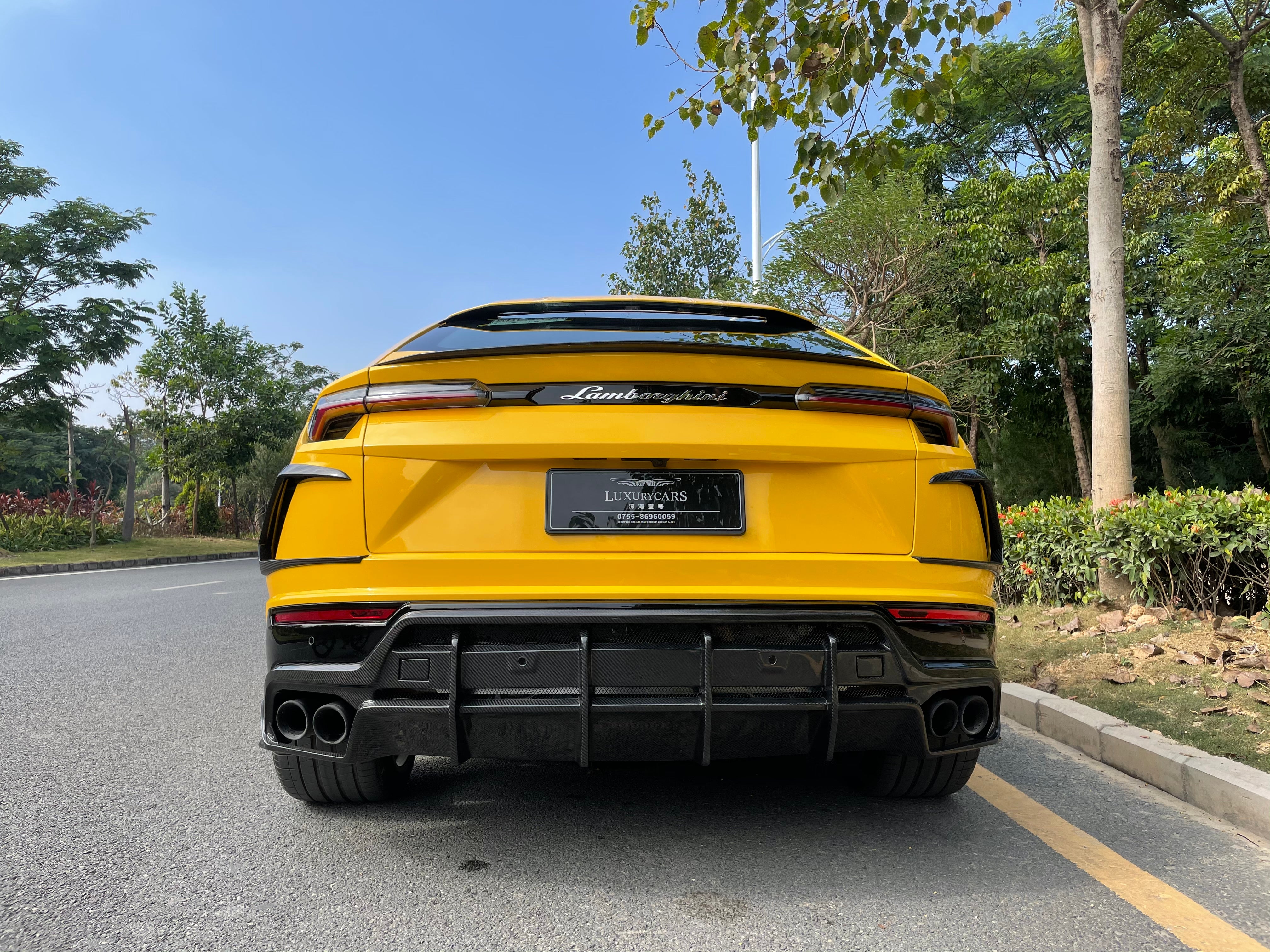 LAMBORGHINI URUS Dry carbon fiber STOP Style Rear side air vents