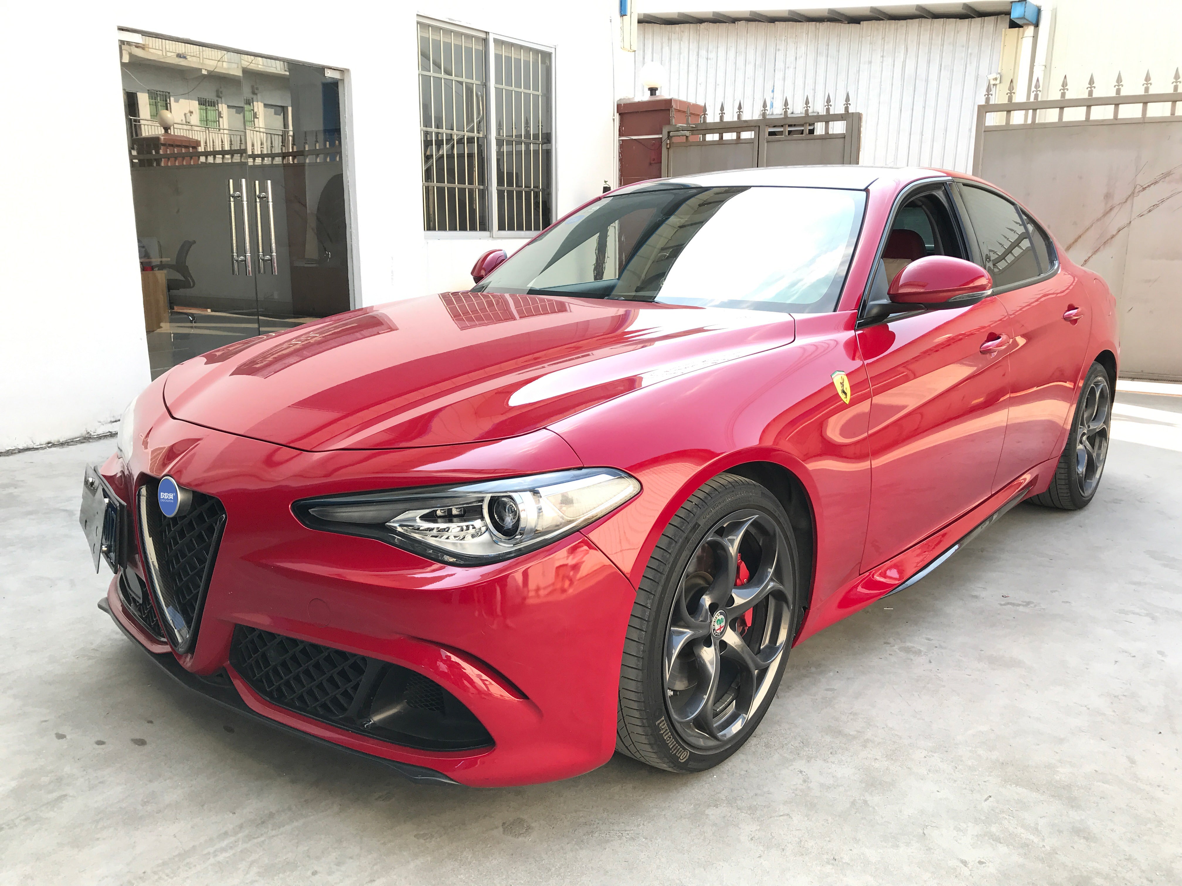 ALFA ROMEO GIULIA Dry carbon fiber Four Leaf Clover Side Skirts