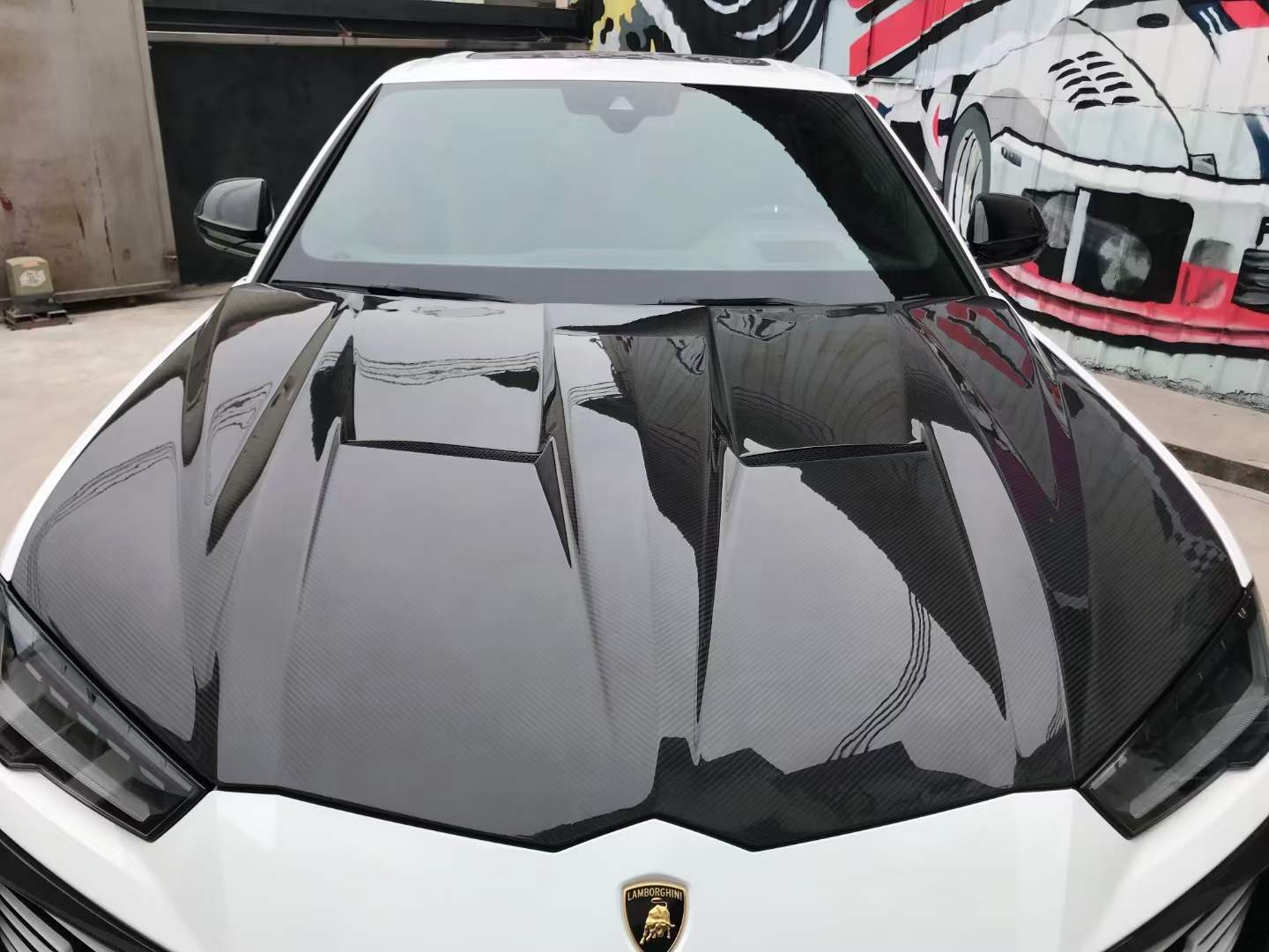 LAMBORGHINI URUS Dry carbon fiber STOP Style Hood